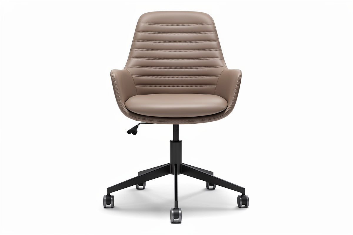 Ergonomische bureaustoel met verstelbare hoogte en wieltjes, in bruin kunstleer.